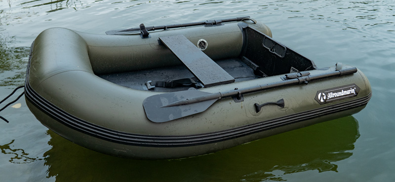 Ein Auslegeboot und Drillboot für Karpfenangler und Welsangler